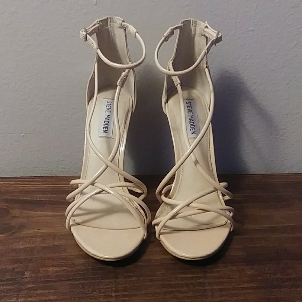 Strappy heel